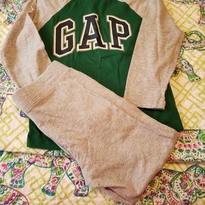 Boys Size 5 Gap outfit